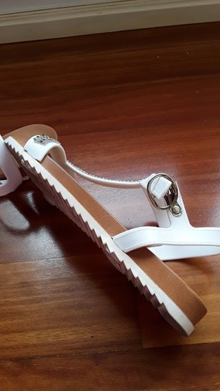 Sandalias de goma blancas con brillos, n.39