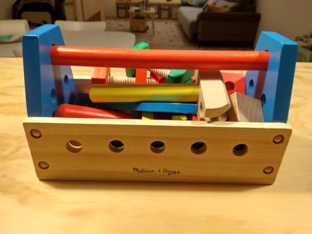 Caja de herramientas de madera. Melissa & Doug.