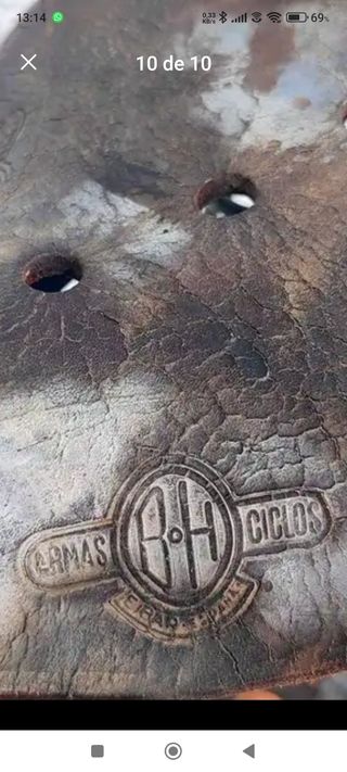 Bicicleta antigua con alforjas