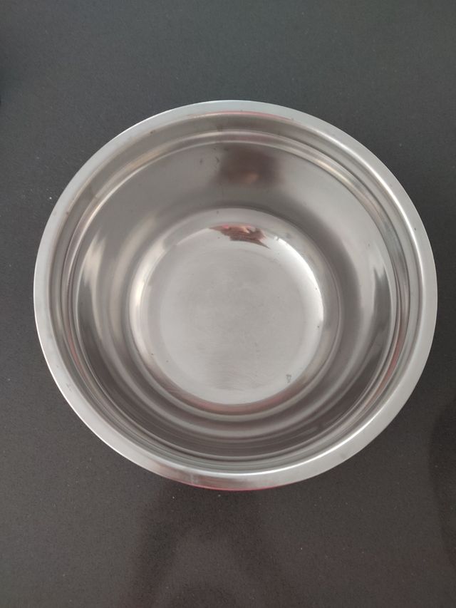 Cuenco metálico, acero inoxidable