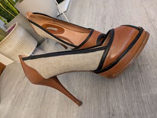 Zapatos peeptoe tacón 