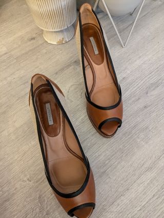 Zapatos peeptoe tacón 