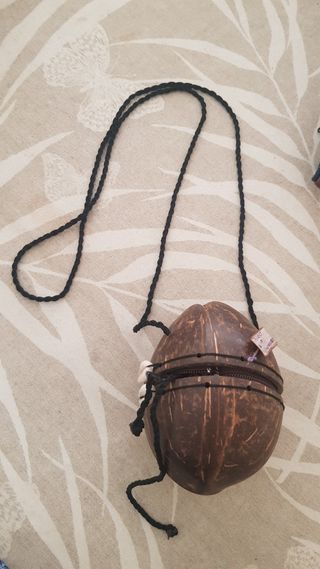 Bolsito de coco auténtico sin estrenar