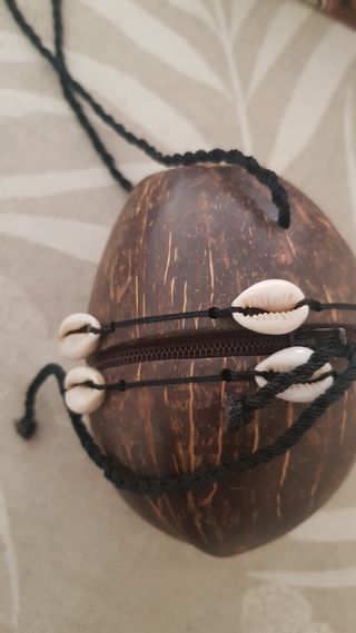 Bolsito de coco auténtico sin estrenar