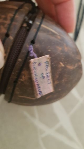 Bolsito de coco auténtico sin estrenar