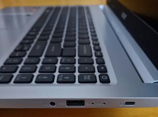 Portatil Acer Aspire 5. Ryzen 4 (3350U). 15"