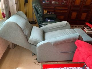 2 poltrone relax elettriche e sollevatori di persone