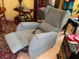 2 poltrone relax elettriche e sollevatori di persone