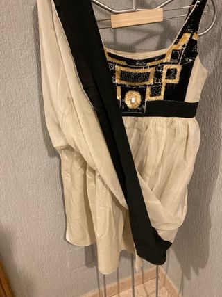 Vestido corto abalorios Zara