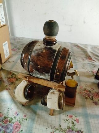 Botti decorative con bicchieri