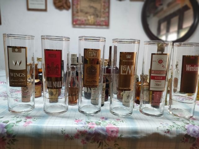 Vasos antiguos de tubo para coleccionar