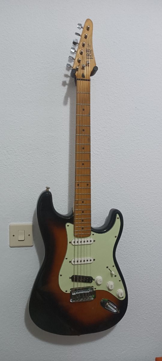 Guitarra eléctrica Cort 1992 tipo Strato