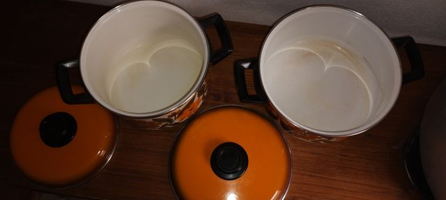 Dos ollas de porcelana antigua