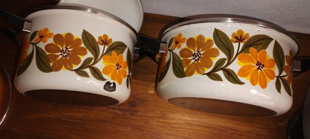 Dos ollas de porcelana antigua