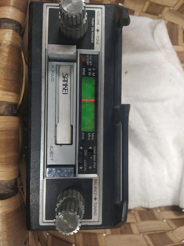 Radio coche sankei extraíble