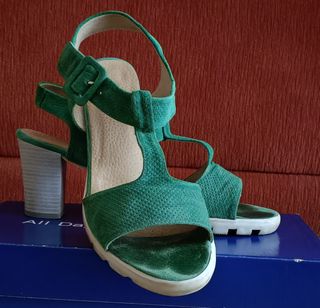 Sandalias verdes piel