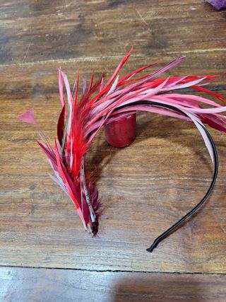 Tocado plumas oca