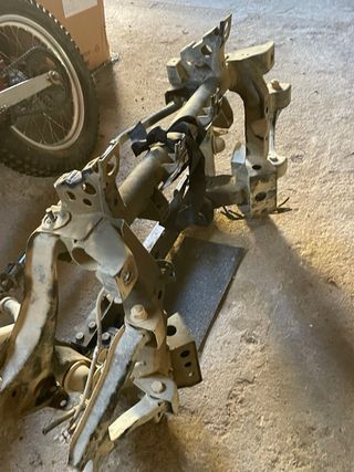 MITSUBISHI MONTERO PUENTE DELANTERO