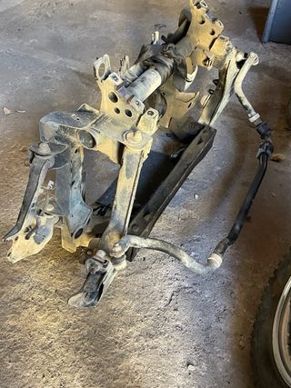 MITSUBISHI MONTERO PUENTE DELANTERO