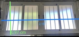 Ventana de aluminio con marco