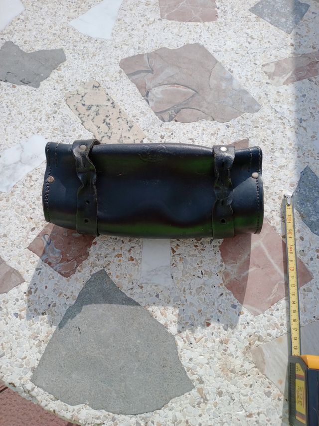 Bolsa delantera herramientas moto 