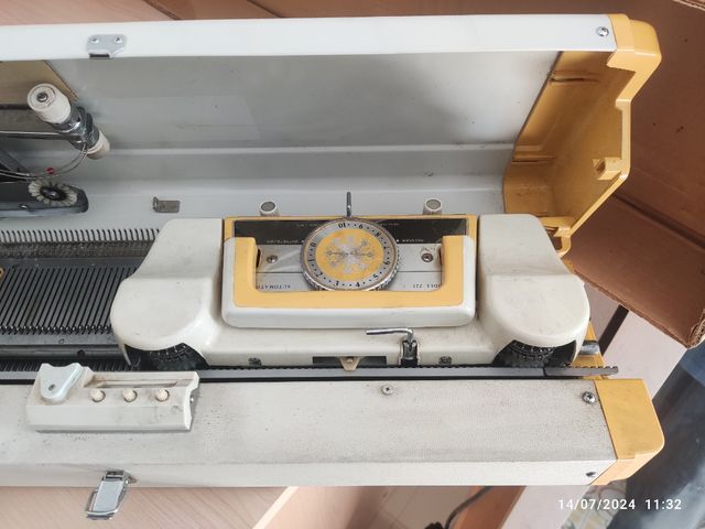 Máquina tejer Empisal Knitmaster