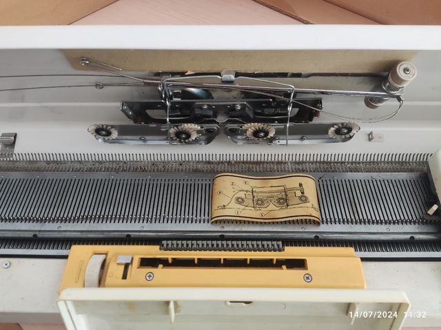 Máquina tejer Empisal Knitmaster