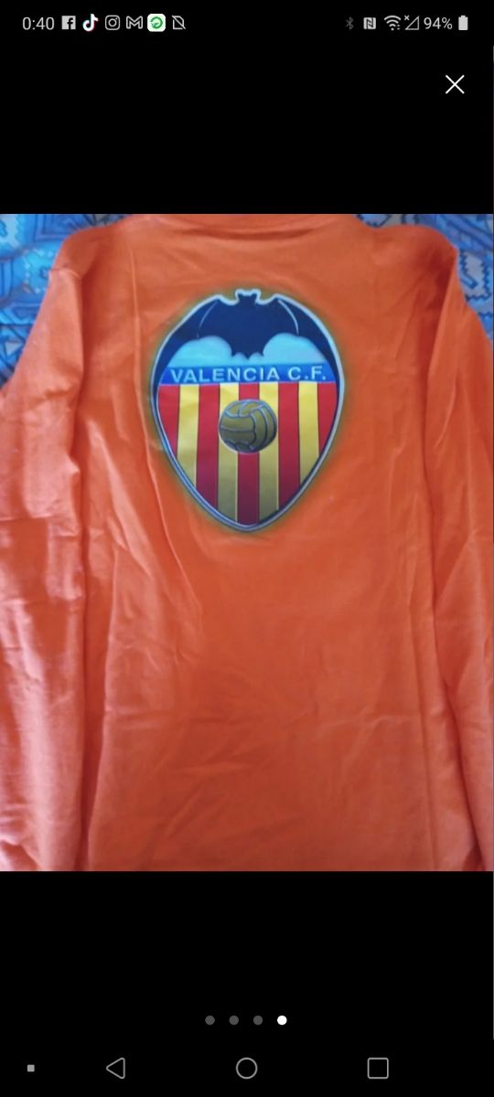 Camiseta de manga larga.