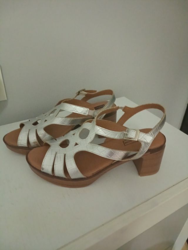 sandalias plateadas sra nuevas n° 38 planta de gel