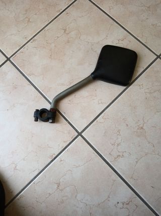 Specchietto retrovisore ciao. Si bravo gatelli