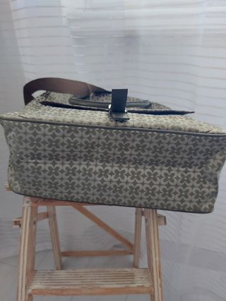 Borsa con manici e tracolla