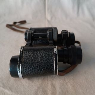 Prismáticos antiguos.