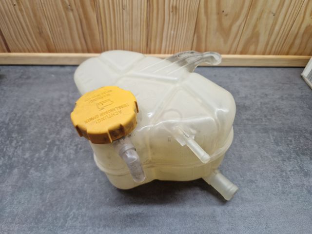 Vaso expansión opel corsa D