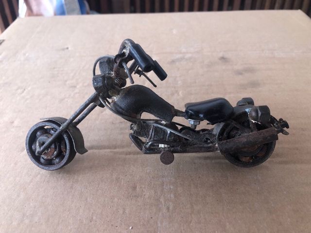 2 motos de tornillerias