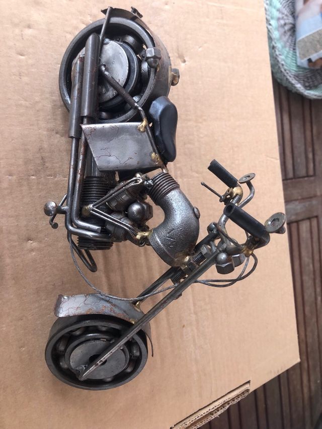 2 motos de tornillerias