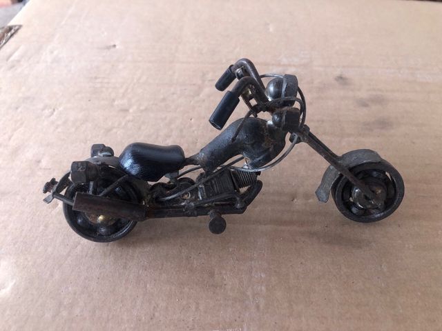 2 motos de tornillerias