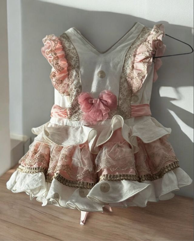 Precioso vestido de flamenca de niña