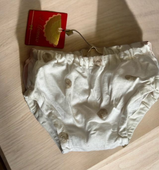 Precioso vestido de flamenca de niña