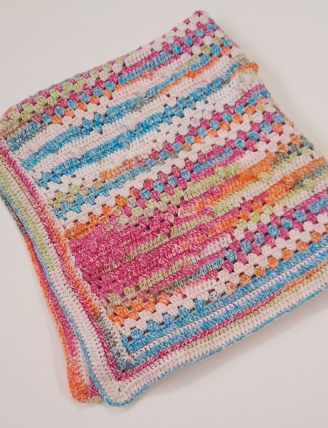 Copertina uncinetto neonato fatta a mano