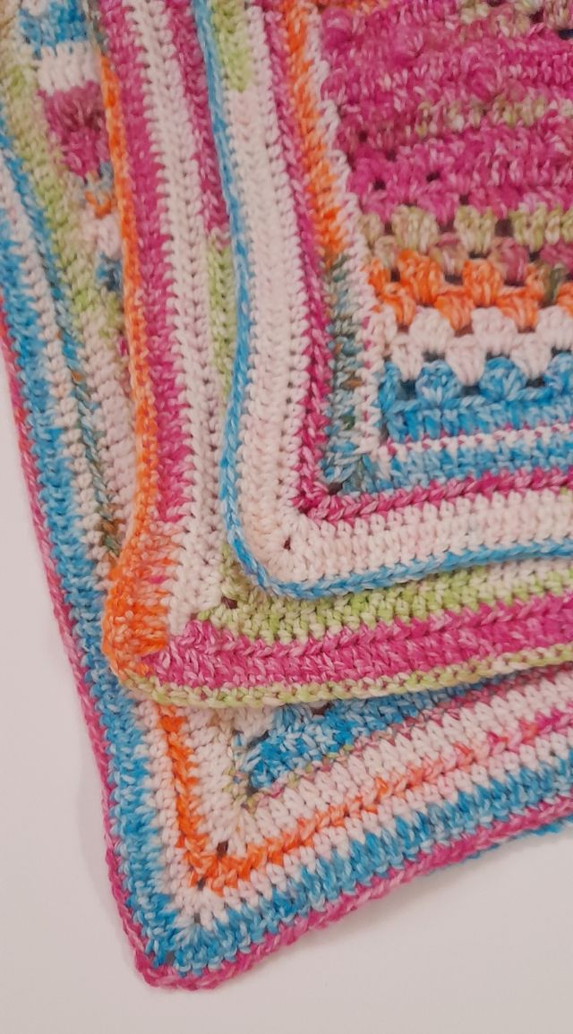 Copertina uncinetto neonato fatta a mano