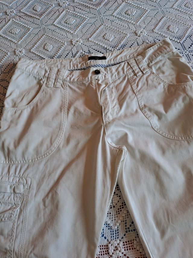 Pantaloni bianchi con tascone