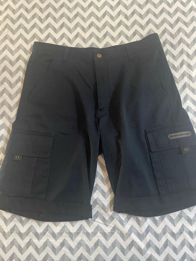 Pantaloni uomo tipo bermuda