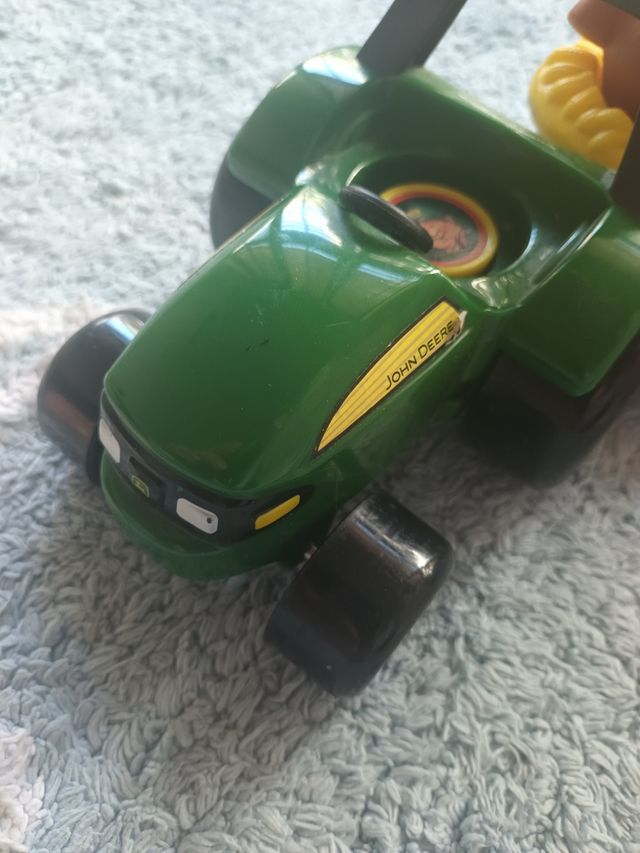 Tractor Mc Donald con animales y sonido