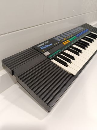 CASIO TONE BANK SA-20 CON CAJA Y ALIMENTADOR