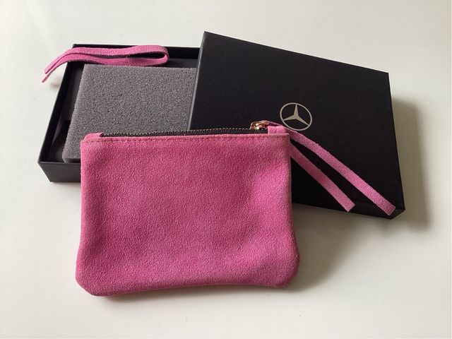Monedero fucsia Mercedes-Benz