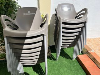 Mesas y sillas