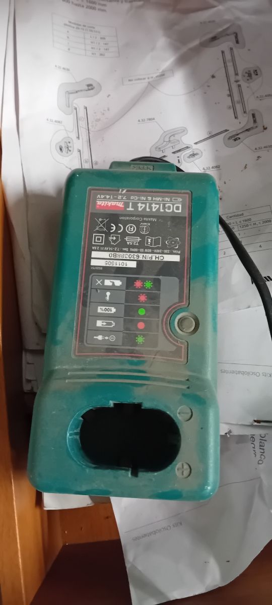 Vendo cargador makita los dos cargadores
