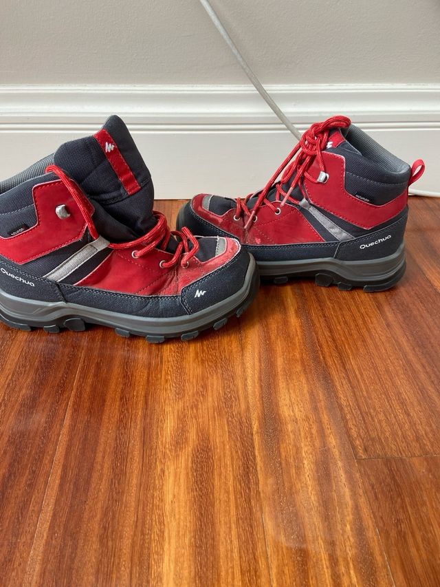 Botas montaña talla 36 Quechua