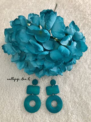 Pendientes y ramillete de flamenca verde turquesa