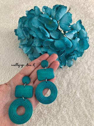 Pendientes y ramillete de flamenca verde turquesa